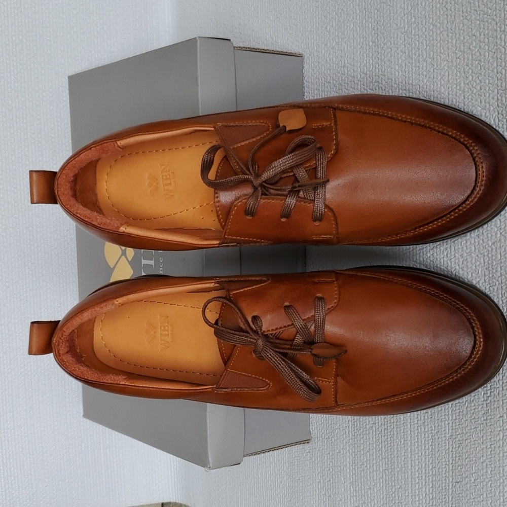 Wien Women's Leather Lace Shoes NWT